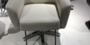 　゜・*:.。.新しいセット椅子と色決定！゜・*:.。.