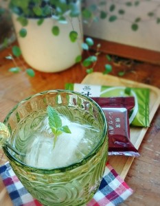 16-06-10-13-13-23-266_deco